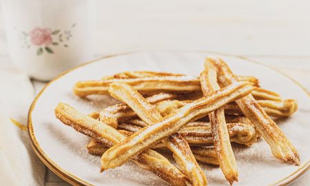 Churros rellenos con dulce de leche. Churros rellenos con dulce de leche.