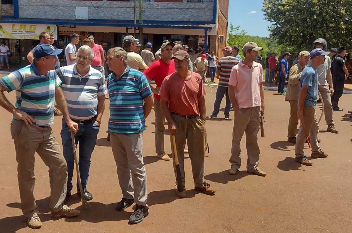 Los vecinos de Garuhapé, Misiones, frenaron una manifestación.