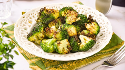 altText(Ni hervido ni al vapor: el truco viral para hacer brócoli crujiente en la freidora de aire)}