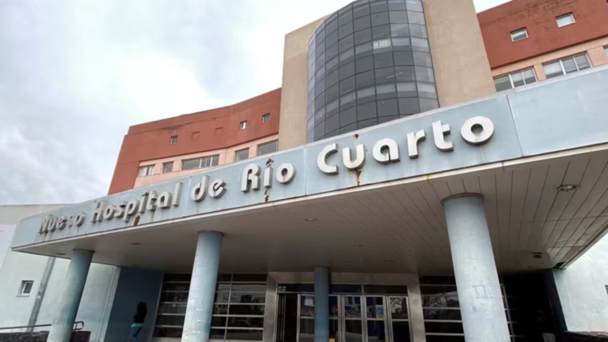 La bebé estaba sola, dentro de un cochecito, y sin supervisión. La bebé estaba sola, dentro de un cochecito, y sin supervisión.