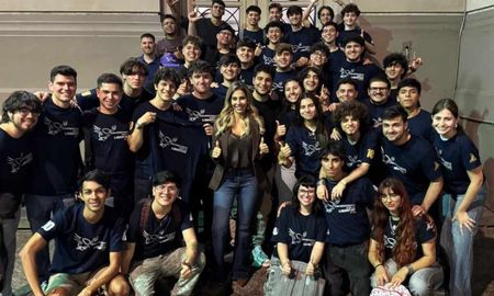 Romina Diez junto a integrantes de UPL en Rosario, donde ratificó el compromiso de La Libertad Avanza con la transformación de la vida universitaria. Romina Diez junto a integrantes de UPL en Rosario, donde ratificó el compromiso de La Libertad Avanza con la transformación de la vida universitaria.
