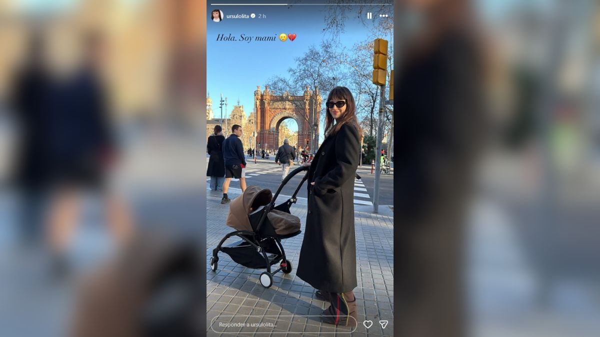 &Uacute;rsula Corber&oacute; pase&oacute; con su hijo Dante por las calles de Barcelona tras semanas de silencio.