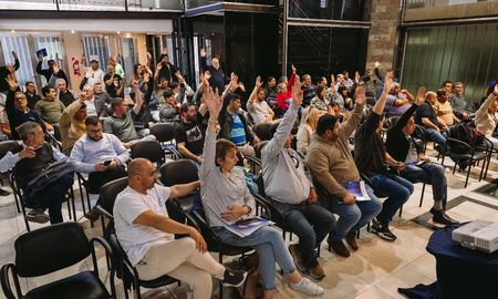 En rechazo a la reforma jubilatoria, Festram lanzó un paro para el jueves 5 en toda la provincia. En rechazo a la reforma jubilatoria, Festram lanzó un paro para el jueves 5 en toda la provincia.