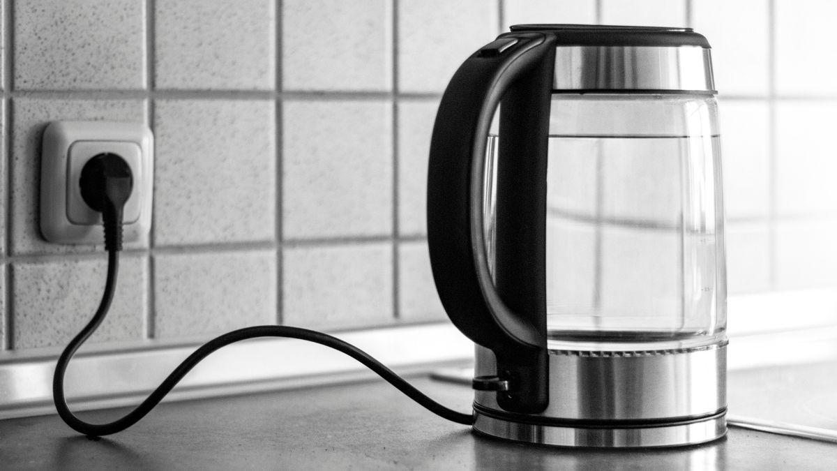 Existen formas simples y seguras de limpiar la pava eléctrica sin dañarla.