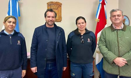Con profesionalismo y valentía, tres agentes municipales de Santo Tomé lograron reanimar a una beba de cinco meses que se encontraba desvanecida. Con profesionalismo y valentía, tres agentes municipales de Santo Tomé lograron reanimar a una beba de cinco meses que se encontraba desvanecida.
