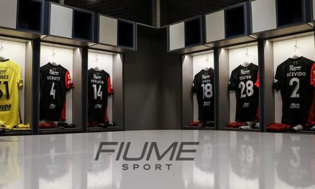 Un ofrecimiento global irresistible. Así lo catalogan los directivos de Fiume a lo que este martes pusieron sobre la mesa ante la dirigencia Sabalera. Diversidad de talles, ropa para damas y niños, y sobre todo, vestimenta para el básquet y otras disciplinas además del fútbol. Un ofrecimiento global irresistible. Así lo catalogan los directivos de Fiume a lo que este martes pusieron sobre la mesa ante la dirigencia Sabalera. Diversidad de talles, ropa para damas y niños, y sobre todo, vestimenta para el básquet y otras disciplinas además del fútbol.
