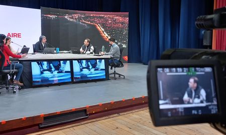 Aviano respondió las preguntas de los oyentes de AIRE sobre el programa de Billetera Santa Fe. Aviano respondió las preguntas de los oyentes de AIRE sobre el programa de Billetera Santa Fe.