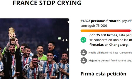 Hinchas argentinos juntan firmas para que en Francia dejen de llorar por la final perdida del Mundial Qatar 2022. Hinchas argentinos juntan firmas para que en Francia dejen de llorar por la final perdida del Mundial Qatar 2022.