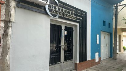 Santo Tomé: ladrones robaron una barbería, maniataron a clientes y dueño y se llevaron hasta una moto