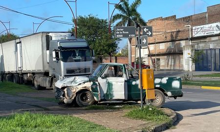continua grave el hombre de 73 anos que choco una columna en el norte de la ciudad continua grave el hombre de 73 anos que choco una columna en el norte de la ciudad
