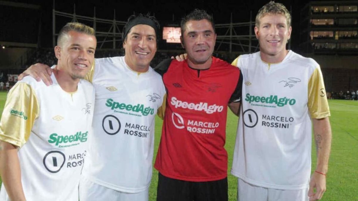 La despedida de fuertes contó con grandes presencias en Santa Fe como el caso de Andrés D'alessandro, Iván Zamorano y Martín Palermo. La despedida de fuertes contó con grandes presencias en Santa Fe como el caso de Andrés D'alessandro, Iván Zamorano y Martín Palermo.