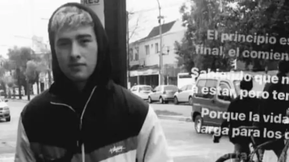 El joven fue identificado como Lucas Medina, de la ciudad de La Plata, y sus familiares le realizaron una despedida. El joven fue identificado como Lucas Medina, de la ciudad de La Plata, y sus familiares le realizaron una despedida.