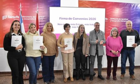 El Ministerio de Igualdad y Desarrollo Humano firmó convenios con 160 municipios y comunas de 12 departamentos y destina más de $2.500 millones para sostener y ampliar acciones de prevención de violencia de género. El Ministerio de Igualdad y Desarrollo Humano firmó convenios con 160 municipios y comunas de 12 departamentos y destina más de $2.500 millones para sostener y ampliar acciones de prevención de violencia de género.