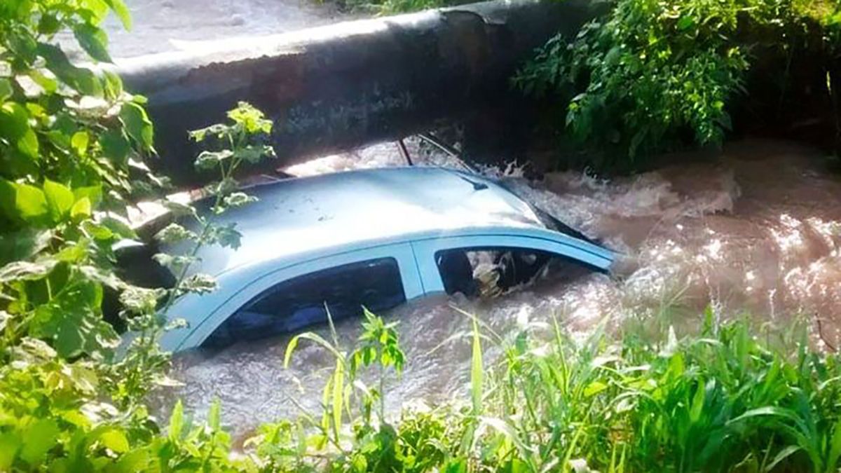 Una mujer murió ahogada luego de caer con su auto a un canal en Jujuy. Foto: El Tribuno