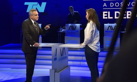 Victoria Villarruel, Agustín Rossi, Luis Petri, Nicolás del Caño y Florencio Randazzo lanzaron críticas cruzadas y plantearon sus propuestas en el primer debate de vices. Victoria Villarruel, Agustín Rossi, Luis Petri, Nicolás del Caño y Florencio Randazzo lanzaron críticas cruzadas y plantearon sus propuestas en el primer debate de vices.