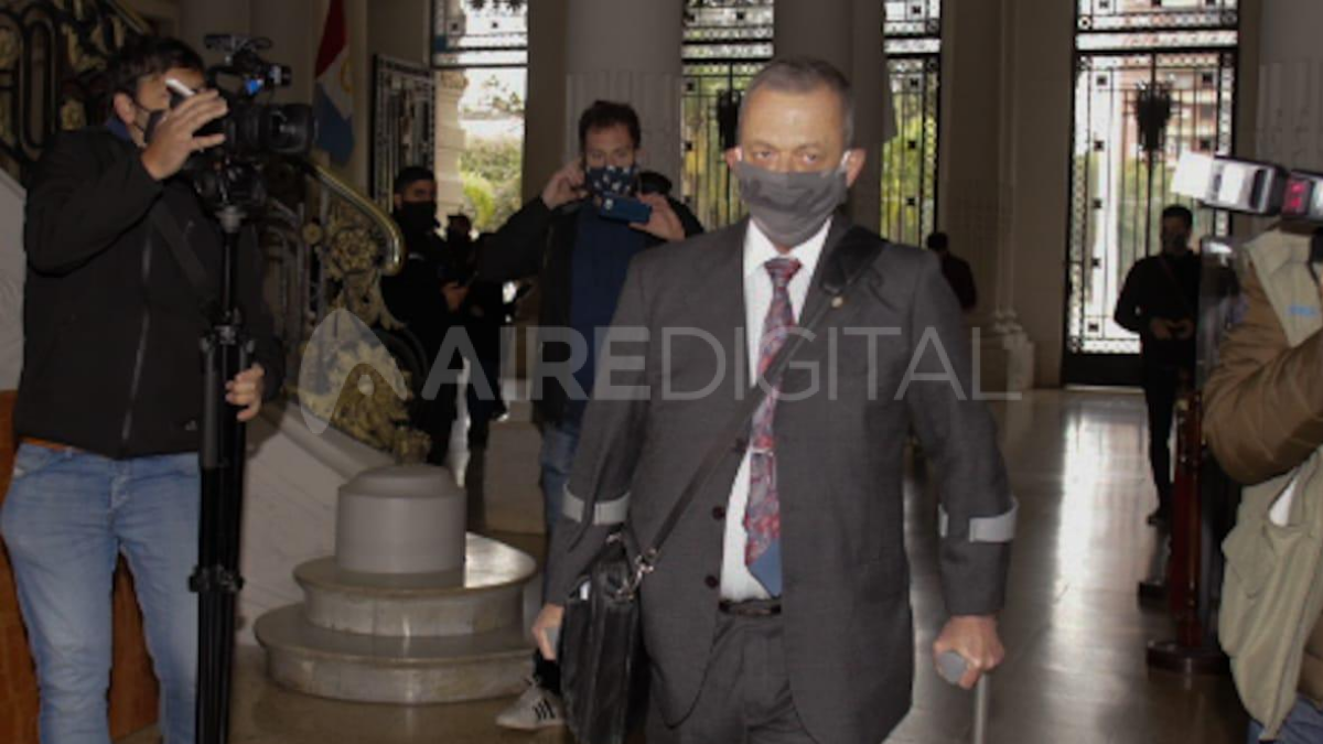 El exjefe de Policía de Santa Fe ingresando a Casa de Gobierno para presentar su renuncia a fines de agosto.
