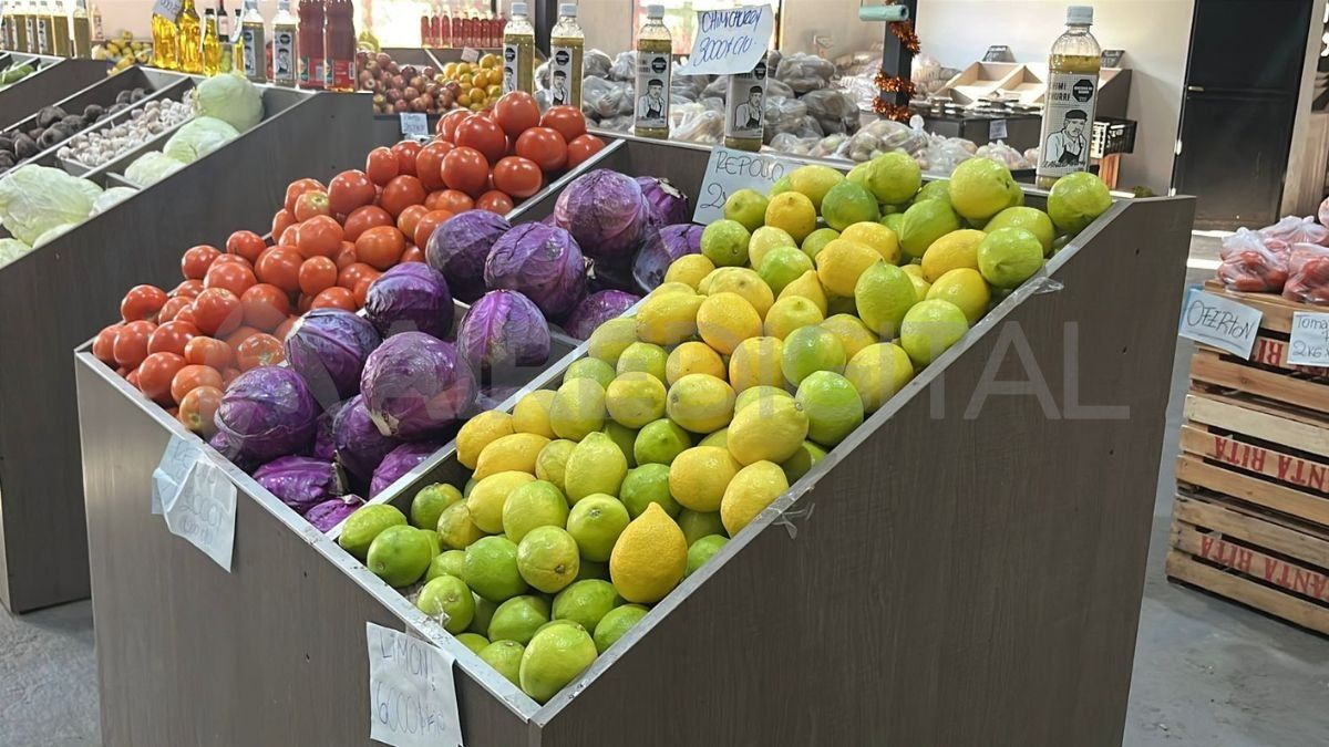 Pese a que Argentina es uno de los mayores productores de limón del mundo, actualmente está ingresando mucho desde Chile y Brasil. Pese a que Argentina es uno de los mayores productores de limón del mundo, actualmente está ingresando mucho desde Chile y Brasil.