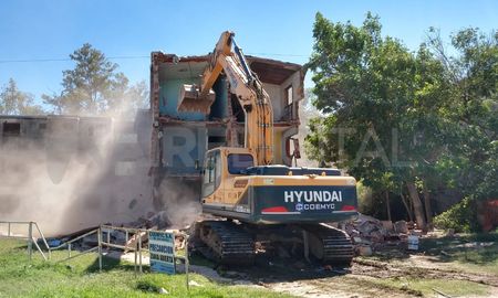 El monoblock donde ocurrió uno de los homicidios en barrio Acería fue demolido tiempo después del hecho. El monoblock donde ocurrió uno de los homicidios en barrio Acería fue demolido tiempo después del hecho.