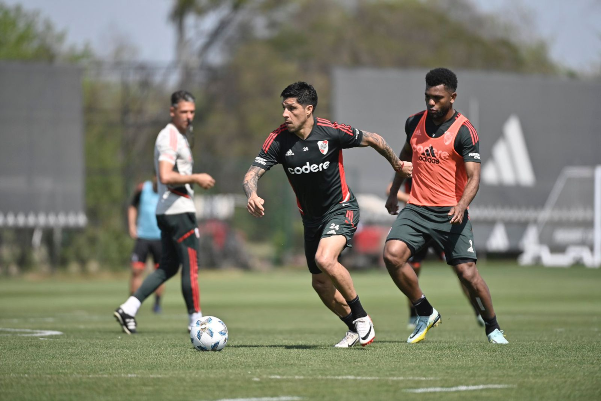 River se prepara para el duelo ante Colón en el Cementerio de los Elefantes. River se prepara para el duelo ante Colón en el Cementerio de los Elefantes.