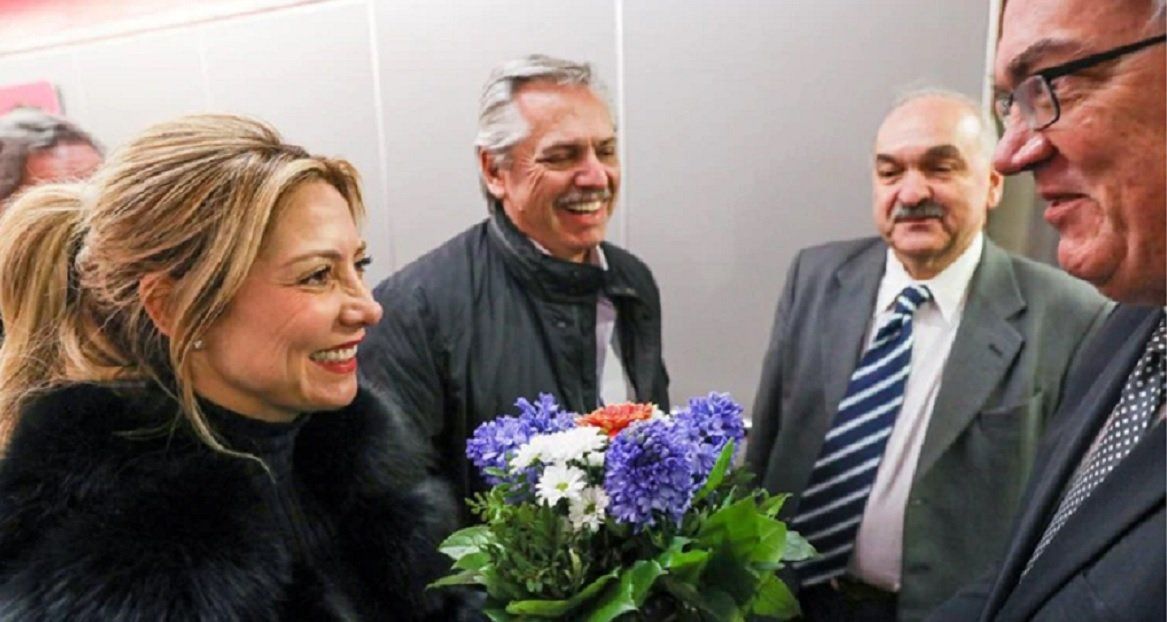 Alberto Fernández llegó a Alemania y mañana se verá con Merkel