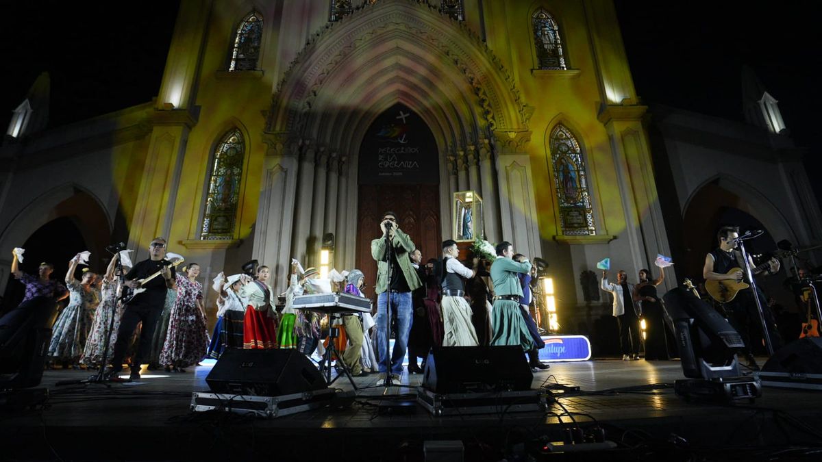 Música y danzas en la tercera noche del Festival Folklórico de Guadalupe 2026. Música y danzas en la tercera noche del Festival Folklórico de Guadalupe 2026.