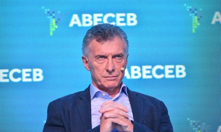 Mauricio Macri: “El jefe de Gabinete es una figura esencial: coordina los equipos políticos y de gestión en torno a una agenda y una estrategia”. Mauricio Macri: “El jefe de Gabinete es una figura esencial: coordina los equipos políticos y de gestión en torno a una agenda y una estrategia”.