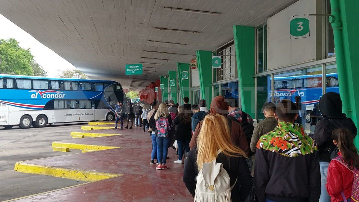 Se espera un importante flujo de viajeros este fin de semana largo.