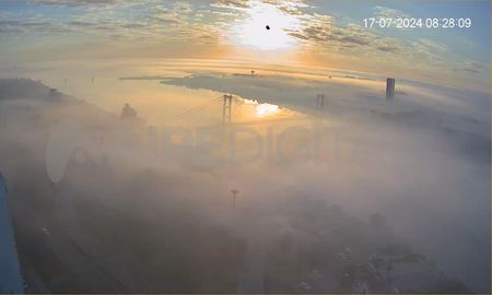 Así captaron las cámaras de AIRE el manto de niebla sobre el Puente Colgante de la ciudad de Santa Fe. Así captaron las cámaras de AIRE el manto de niebla sobre el Puente Colgante de la ciudad de Santa Fe.