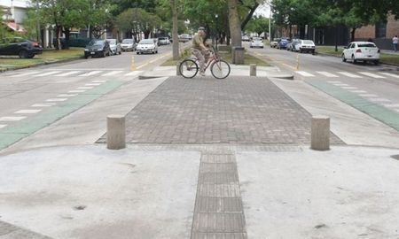 La Municipalidad anunció que construirá tres manda peatón en la Costanera de Santa Fe. La Municipalidad anunció que construirá tres manda peatón en la Costanera de Santa Fe.
