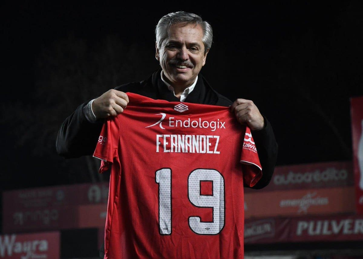 Comunicado de prensa de Argentinos tras la denuncia contra Alberto Fernández, socio honorario del club. Comunicado de prensa de Argentinos tras la denuncia contra Alberto Fernández, socio honorario del club.