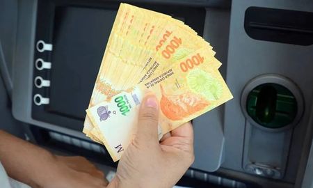 Las medidas dependen de la entidad bancaria, el tipo de cuenta del usuario, la red de cajeros utilizada y el perfil de cada cliente. Las medidas dependen de la entidad bancaria, el tipo de cuenta del usuario, la red de cajeros utilizada y el perfil de cada cliente.
