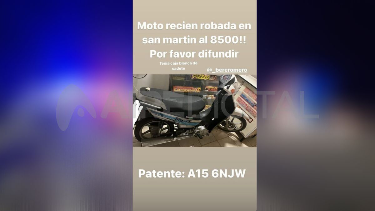 Esta es la moto que le robaron al hijo de Viviana Anoche mientras hacía el reparto. El vehículo pertenece a un joven que trabaja en la cocina de la rotisería.