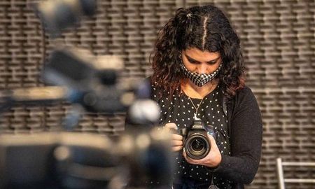 Robaron equipos de trabajo a la periodista santafesina Carolina Robaina. Robaron equipos de trabajo a la periodista santafesina Carolina Robaina.