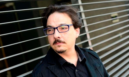 En octubre, Fernán Mirás había sufrido un aneurisma cerebral por el que tuvo que ser operado de urgencia y desde entonces su vida cambió para siempre. En octubre, Fernán Mirás había sufrido un aneurisma cerebral por el que tuvo que ser operado de urgencia y desde entonces su vida cambió para siempre.