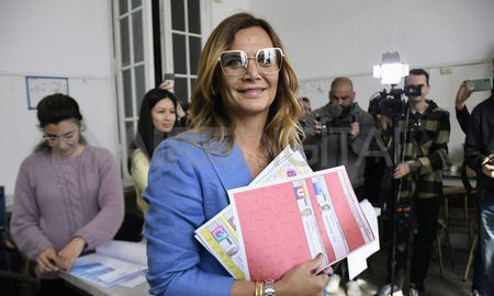 Granata previo a poner las boletas en las urnas. Granata previo a poner las boletas en las urnas.