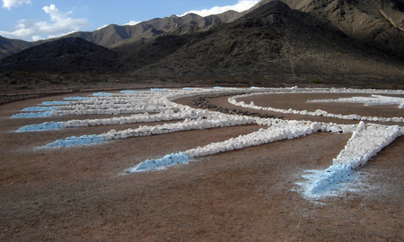 Construyó un ingenioso ovnipuerto en Salta para la posible llegada de extraterrestres Construyó un ingenioso ovnipuerto en Salta para la posible llegada de extraterrestres
