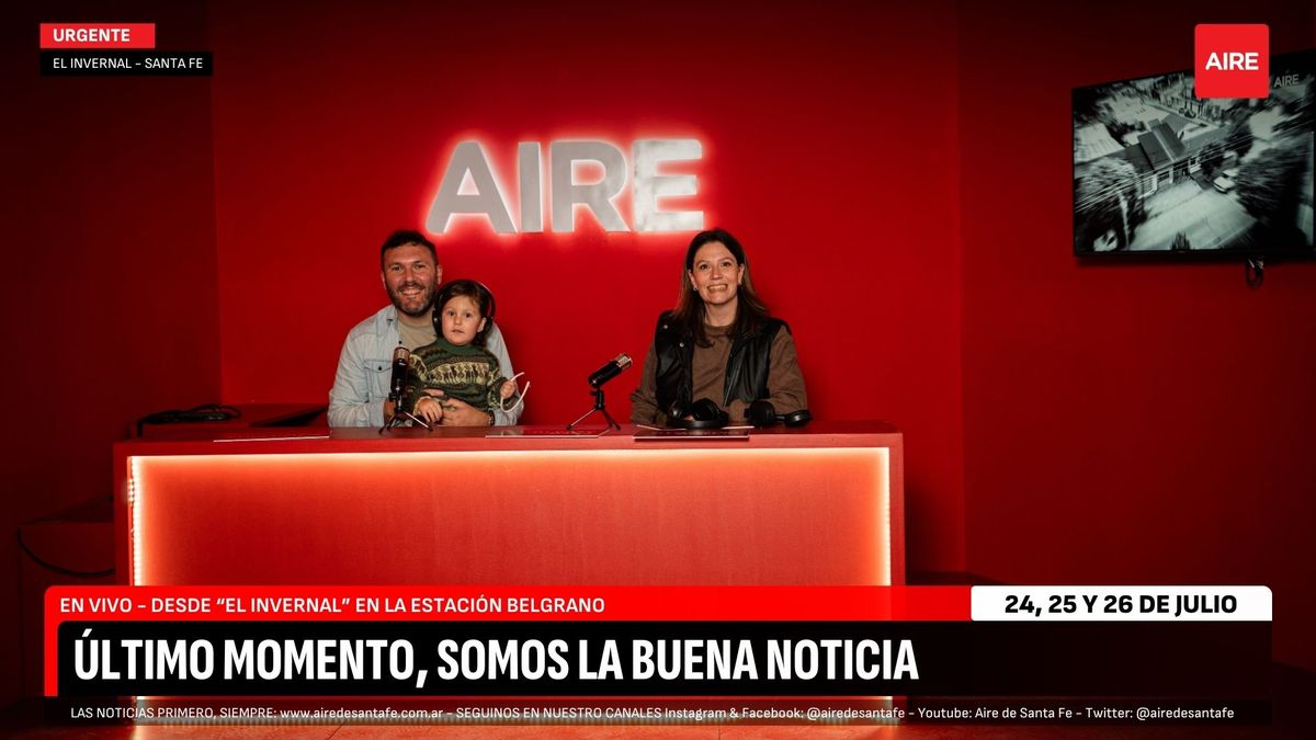 La gran comunidad de AIRE se sentó a la mesa de conductores y posó frente a las cámaras para vivir la experiencia del multimedios.