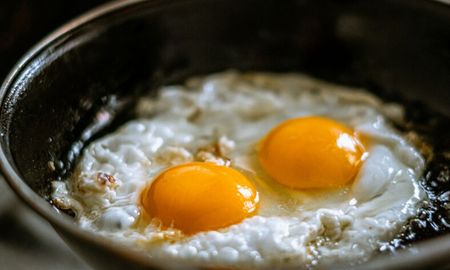 Por qué hay que rociar la sartén con vinagre antes de freír huevos. Por qué hay que rociar la sartén con vinagre antes de freír huevos.