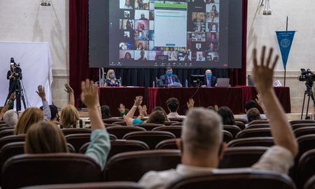 La asamblea de la UNL se desarrolla en el Paraninfo del Rectorado. La asamblea de la UNL se desarrolla en el Paraninfo del Rectorado.