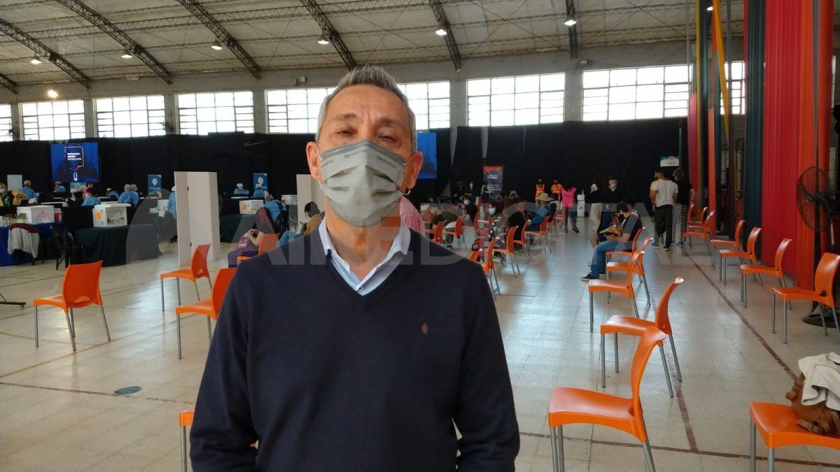  Entre martes y miércoles llegarán Santa Fe 126.360 dosis de la vacuna Pfizer contra el covid-19 que se destinarán a vacunar a los menores.