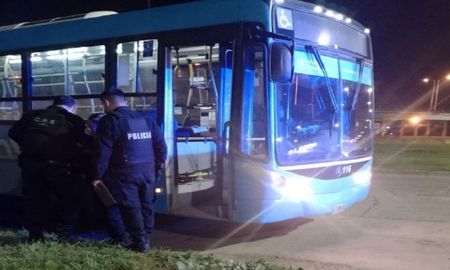 Rosario: atacaron dos colectivos el sábado por la noche Rosario: atacaron dos colectivos el sábado por la noche