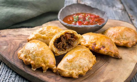Empanadas de carne al horno: ¡un clásico de la cocina argentina! Empanadas de carne al horno: ¡un clásico de la cocina argentina!