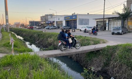 La Municipalidad de Santa Fe confirmó que adecuarán los puentes del Zanjón de la muerte. La Municipalidad de Santa Fe confirmó que adecuarán los puentes del Zanjón de la muerte.