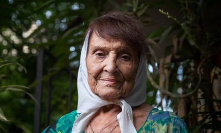 Taty Almeida, la histórica referente de Madres de Plaza de Mayo (línea fundadora) falleció este domingo tras estar internada en estado crítico. Taty Almeida, la histórica referente de Madres de Plaza de Mayo (línea fundadora) falleció este domingo tras estar internada en estado crítico.