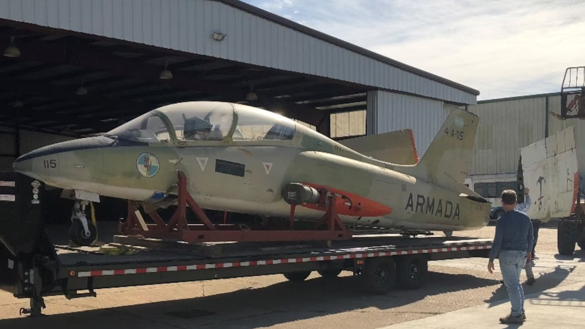 El Aermacchi MB-339, que fue recuperado desde los Estados Unidos. El Aermacchi MB-339, que fue recuperado desde los Estados Unidos.