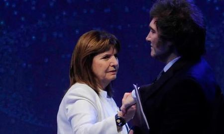 Javier Milei y Patricia Bullrich tras el debate presidencial 2023. Javier Milei y Patricia Bullrich tras el debate presidencial 2023.
