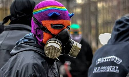 antiencapuchados: senado chileno aprueba ley que eleva penas a quienes oculten su rostro en protestas antiencapuchados: senado chileno aprueba ley que eleva penas a quienes oculten su rostro en protestas