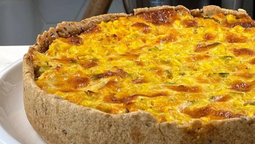 altText(La tarta de cebolla y 4 quesos de Osvaldo Gross: el secreto de su masa integral y el relleno)}