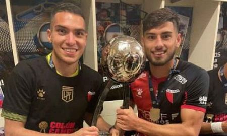 Fabricio Hass y Santiago Pierotti levantando el trofeo de la Copa de la Liga Profesional. Fabricio Hass y Santiago Pierotti levantando el trofeo de la Copa de la Liga Profesional.