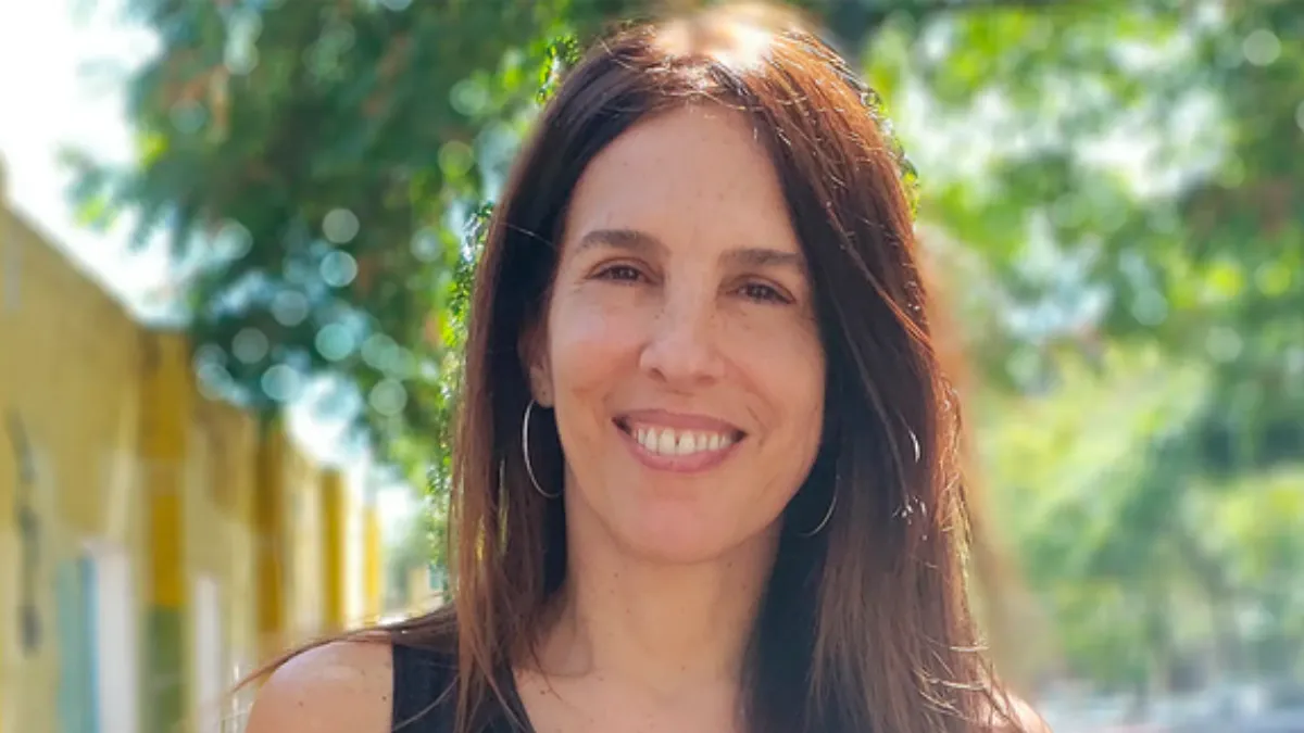 Paula Robles fue abordada por la prensa a la salida del teatro y respondió con ironía sobre el conflicto familiar.